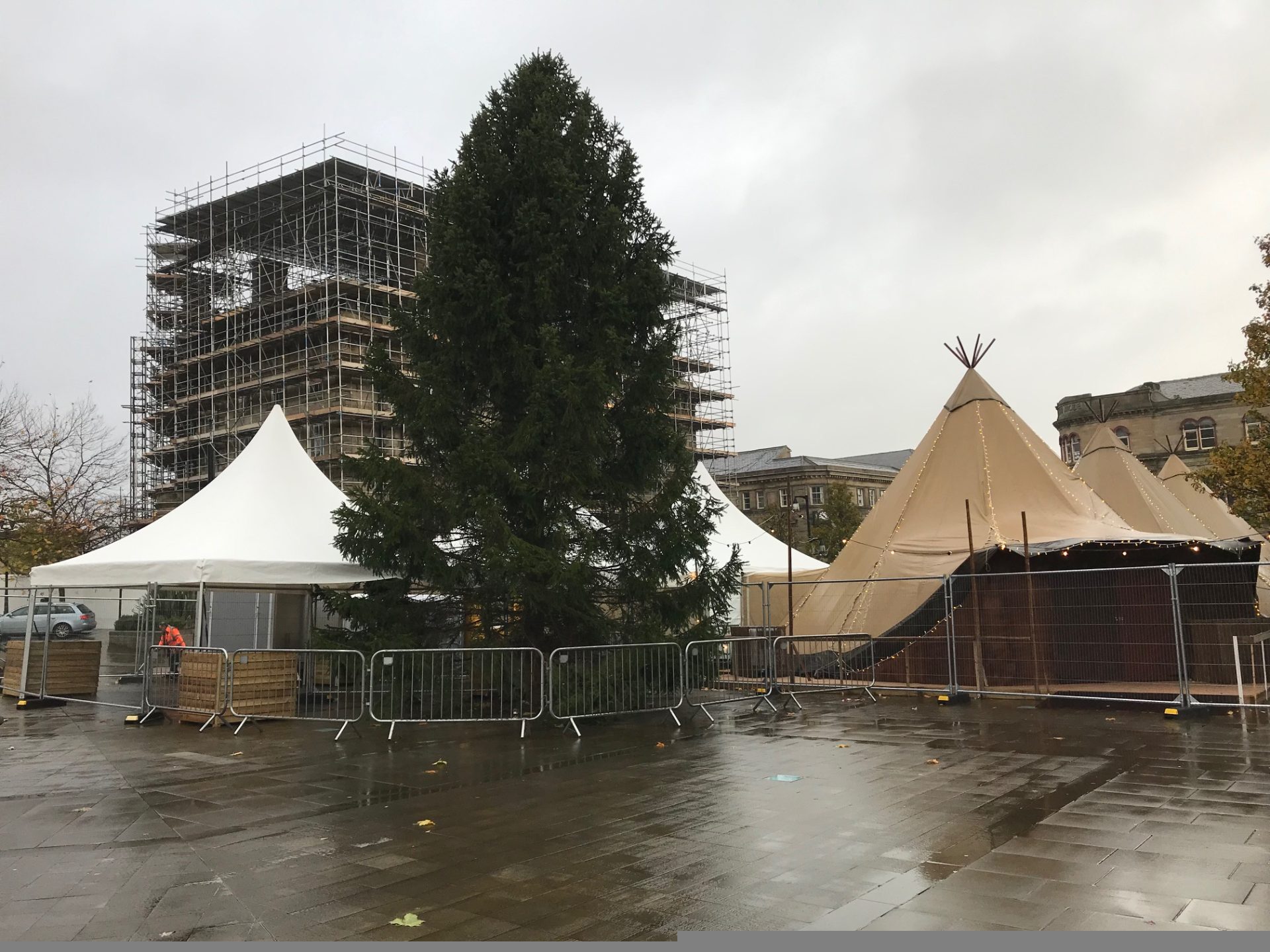 Here’s when Huddersfield’s 2021 Christmas lights are being switched on and when the Winter Festival tipi is opening