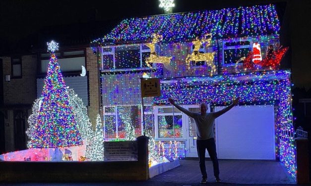 Incredible fundraiser Derek Highe and residents of ‘little Blackpool’ put on Christmas lights show for The Kirkwood