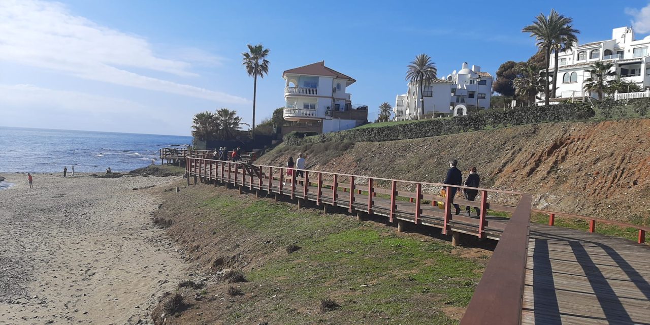 Brian Hayhurst treads the boards on the Malaga Coastal Path, sees evidence of the damaging Costa del Sol winds and hopes travel restrictions to Spain will be eased