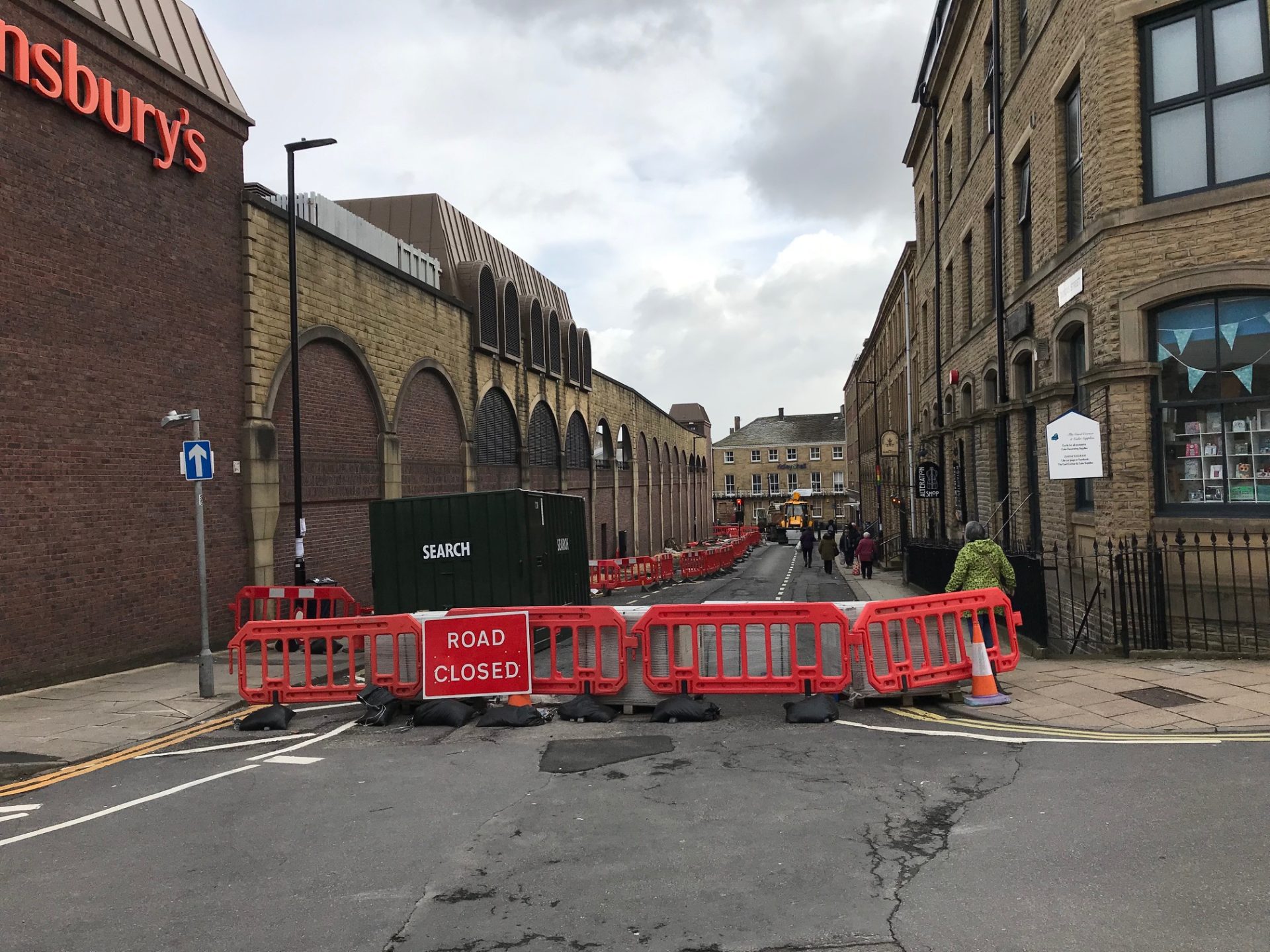 Dundas Street to be closed until August and even cyclists are