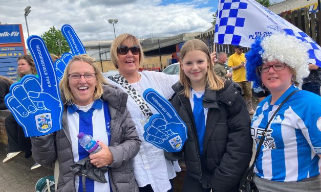 Fan Gallery: 22 great pictures of Huddersfield Town and Huddersfield Giants fans at the town’s big London sporting weekend