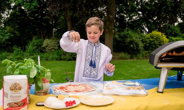 Eight-year-old boy writes a book about his favourite food – pizza – to help Ukrainian war effort