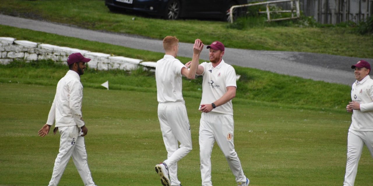 Kirkburton’s Roscoe Thattil scores half-century to heap pressure on relegation-threatened Golcar as Hoylandswaine have one hand on the Premiership title
