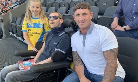 Richard Shaw is to run the London Marathon for the MND Association after being inspired by Rob Burrow