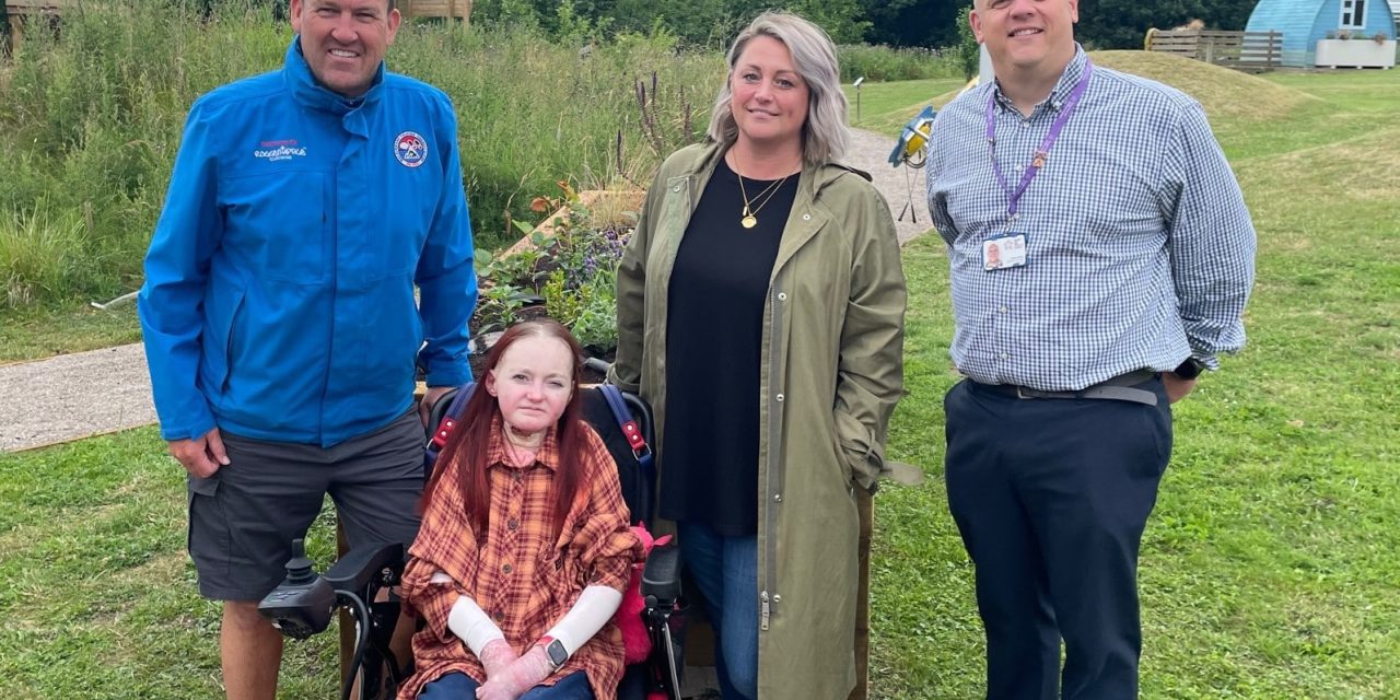 Legendary goalie helps Huddersfield hospice ‘net’ a brilliant new sensory garden