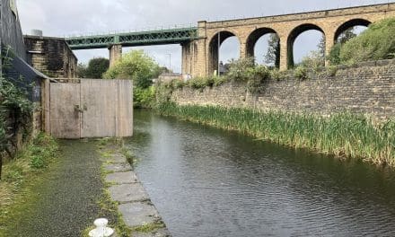 Cyclists to protest at closure of Huddersfield Narrow Canal towpath