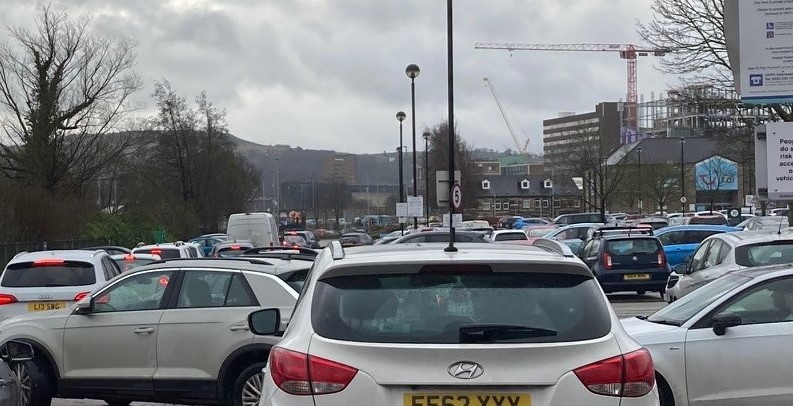 Councillor calls for an end to queuing chaos at Great Northern Retail Park