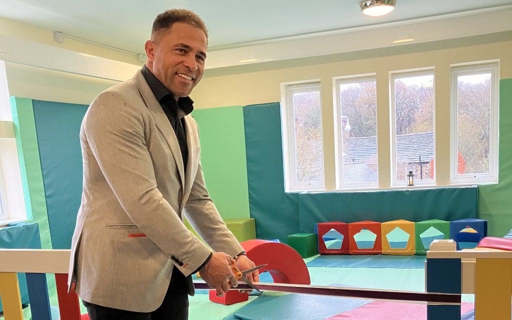 Rugby star Jason Robinson opens soft play area at Forget Me Not Children’s Hospice