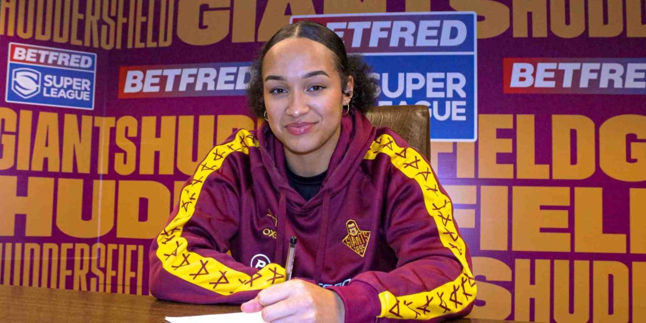 Amelia Brown signs landmark two-year contract with Huddersfield Giants Women