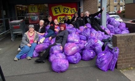Slimming World members donate 430 bags of clothing to support Cancer Research UK