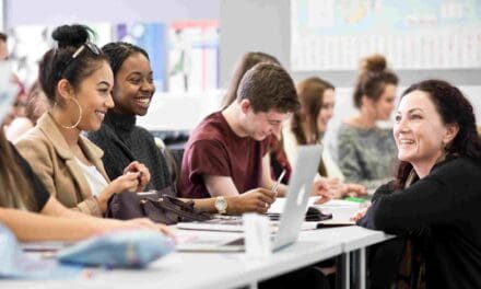 University of Huddersfield to pilot new apprenticeship scheme to train more maths teachers