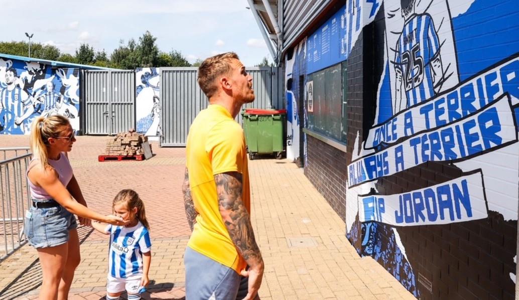 New Huddersfield Town mural captures pride and passion and pays poignant tribute to Jordan Sinnott