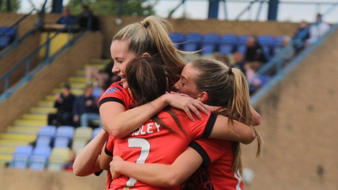 Beth Ibbotson set Huddersfield Town Women on their way to an opening day victory at Leeds United