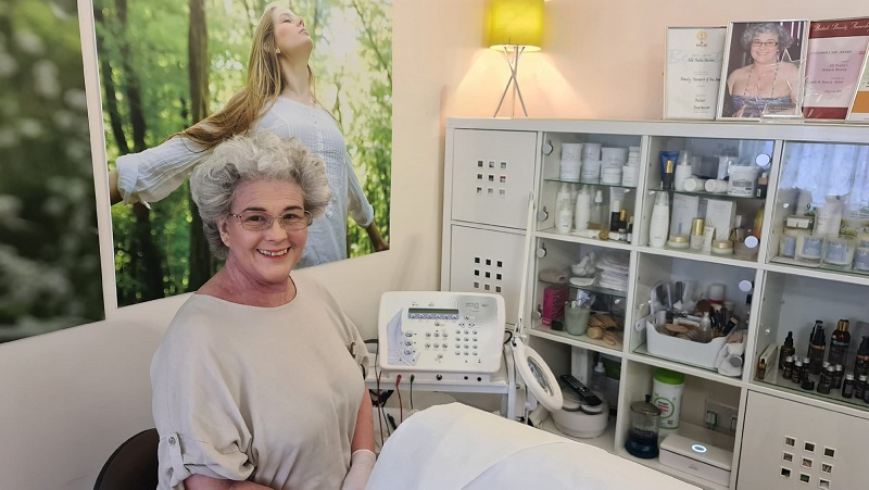 Beauty expert celebrating 40 years in business by holding a fundraiser in memory of her dad