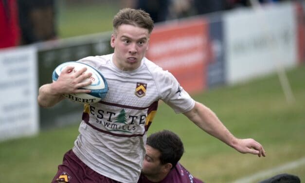 A double from flying wingman Fin Stewart helped Huddersfield RUFC to a third straight victory