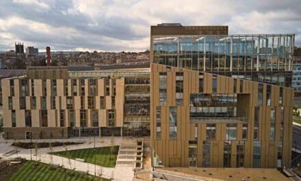 University of Huddersfield to help tackle national shortage of dental clinicians