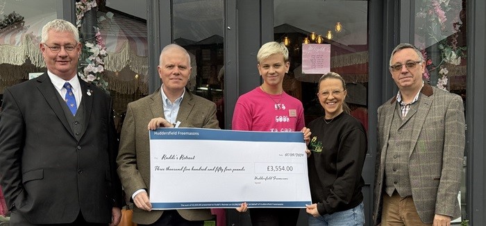 Freemasons donate more than £3,500 to Linthwaite-based Ruddi’s Retreat